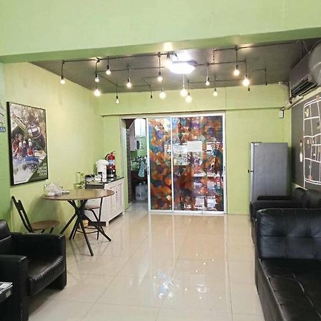 Smile Capsule Hostel Chiang Mai Exterior photo