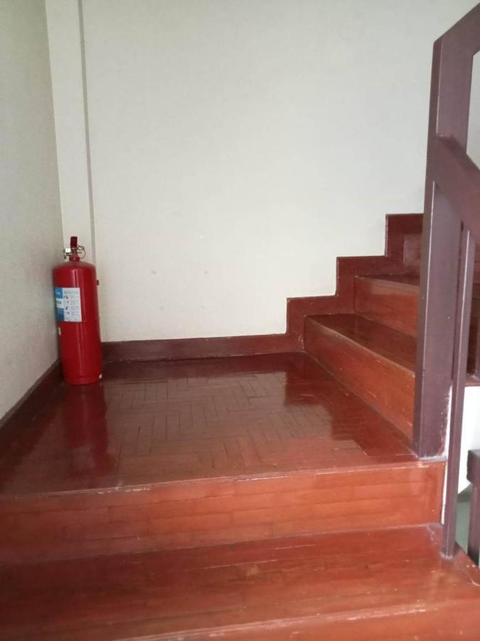 Smile Capsule Hostel Chiang Mai Exterior photo